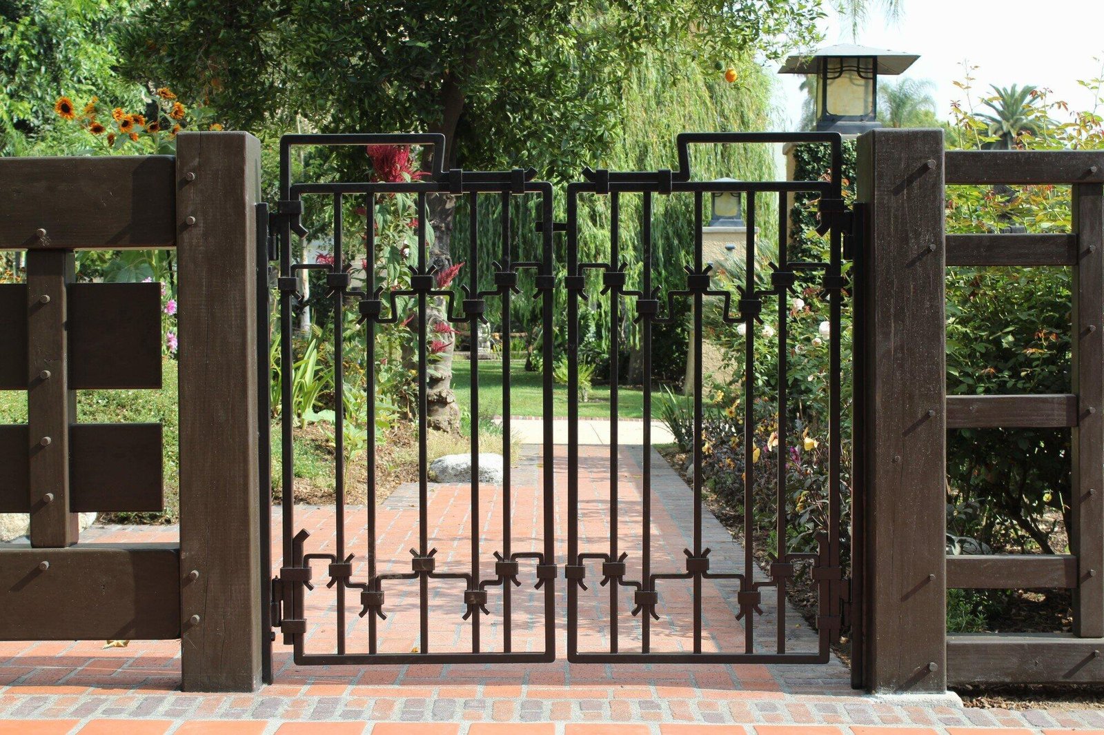 vinyl fences and gates